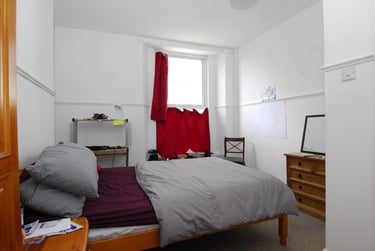 2 bed flat, Prospect Street, Flat 2, Greenbank, Plymouth, PL48NX - Image 1
